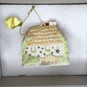 Danbury Mint 2010 Annual Irish Ornament Country Cottage Porcelain Shamrock